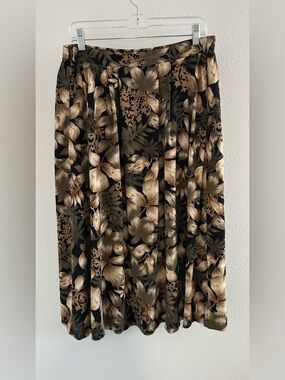 Sag Harbor Black and Gold Floral Pleated Midi Skirt